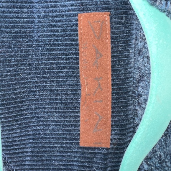 Ladies blue fuzzy jacket - Picture 4 of 4